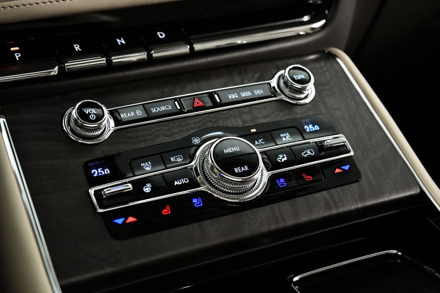 Детали интерьера Lincoln Aviator 2019 года  (CN) (фото 18 из 18)